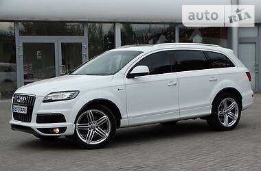 Позашляховик / Кросовер Audi Q7 2012 в 
