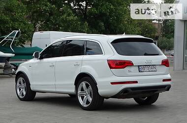 Позашляховик / Кросовер Audi Q7 2012 в 