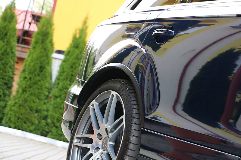 Позашляховик / Кросовер Audi Q7 2011 в Трускавці