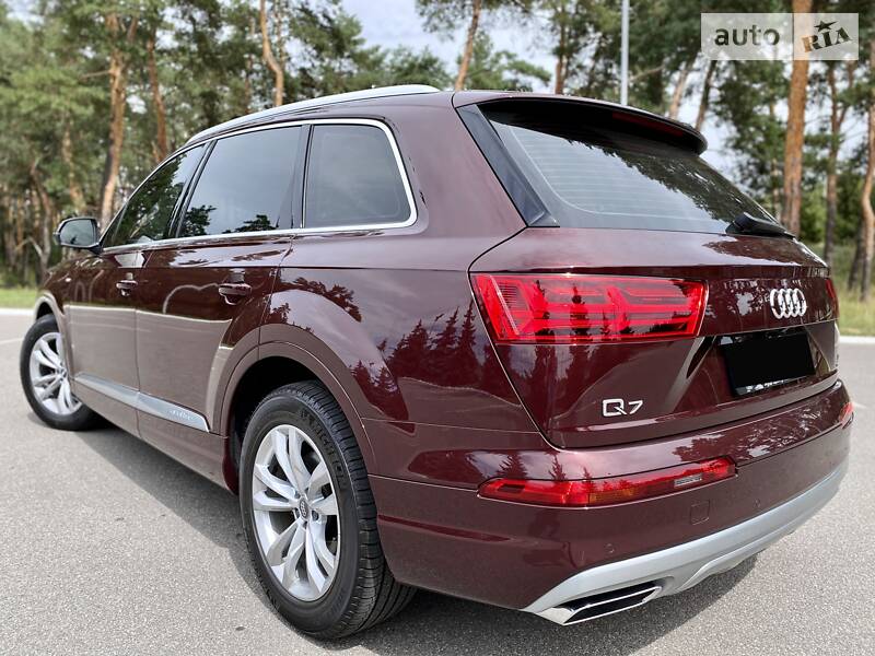 Позашляховик / Кросовер Audi Q7 2017 в Києві