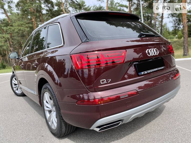 Позашляховик / Кросовер Audi Q7 2017 в Києві