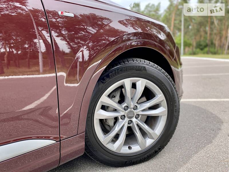 Позашляховик / Кросовер Audi Q7 2017 в Києві