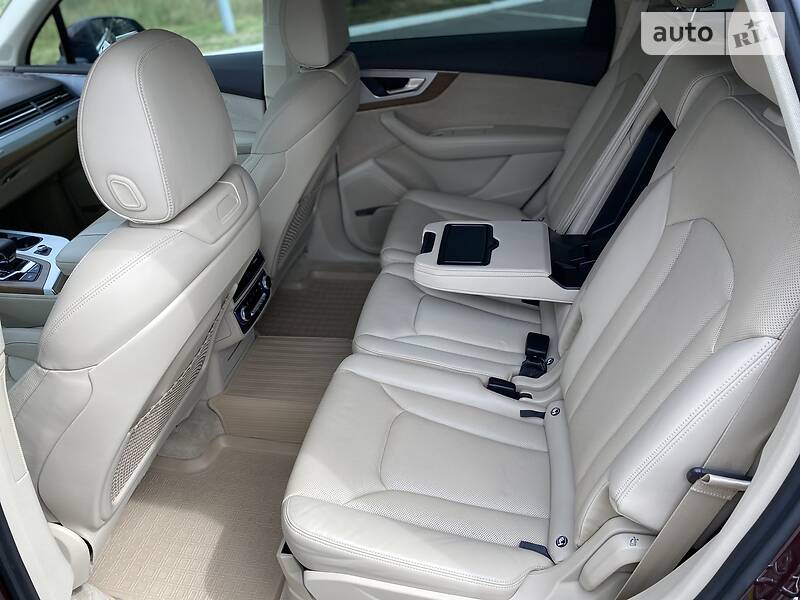 Позашляховик / Кросовер Audi Q7 2017 в Києві