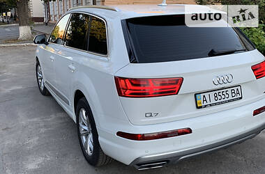 Позашляховик / Кросовер Audi Q7 2017 в 