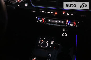 Позашляховик / Кросовер Audi Q7 2017 в 