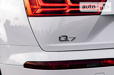 Внедорожник / Кроссовер Audi Q7 2018 в 