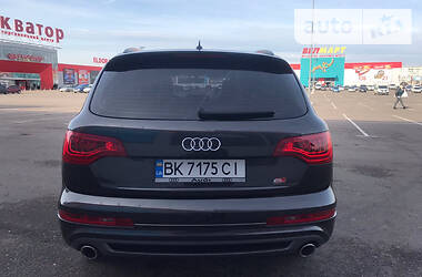 Внедорожник / Кроссовер Audi Q7 2010 в Ровно