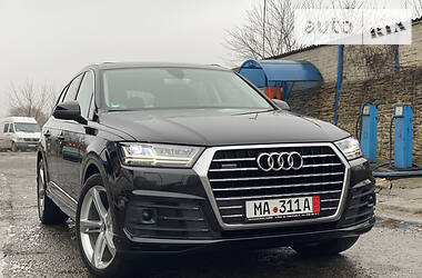 Внедорожник / Кроссовер Audi Q7 2016 в 
