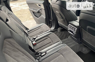 Внедорожник / Кроссовер Audi Q7 2016 в 