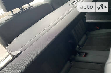 Внедорожник / Кроссовер Audi Q7 2016 в 