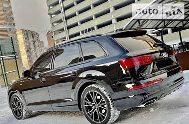 Внедорожник / Кроссовер Audi Q7 2015 в Киеве