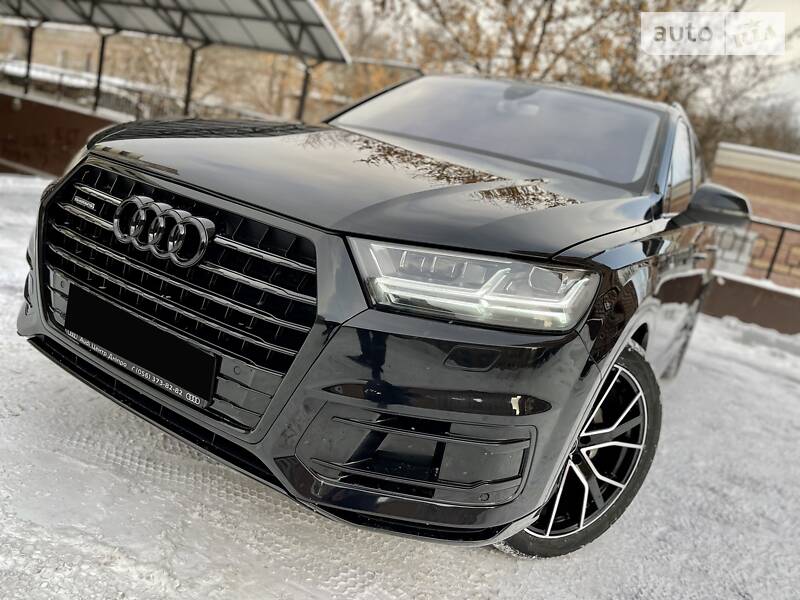 Внедорожник / Кроссовер Audi Q7 2015 в Киеве