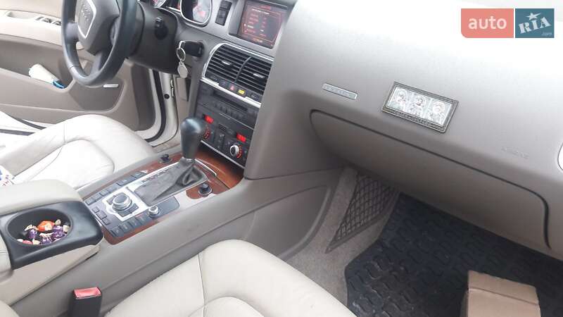 Внедорожник / Кроссовер Audi Q7 2007 в Болехове
