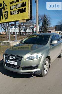 Позашляховик / Кросовер Audi Q7 2007 в 