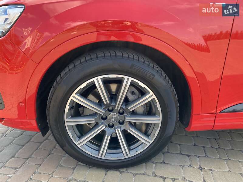 Внедорожник / Кроссовер Audi Q7 2017 в Киеве