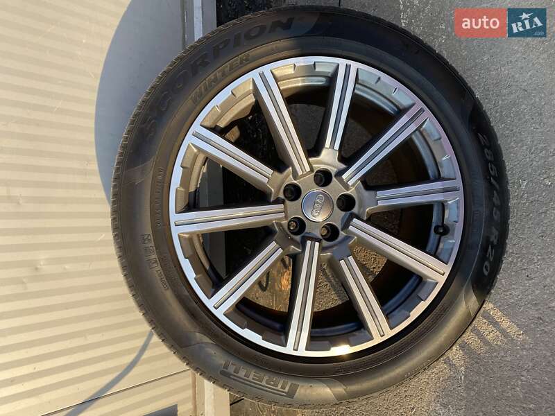 Внедорожник / Кроссовер Audi Q7 2017 в Киеве