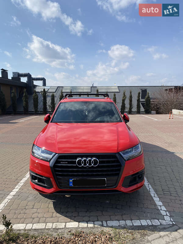 Внедорожник / Кроссовер Audi Q7 2017 в Киеве