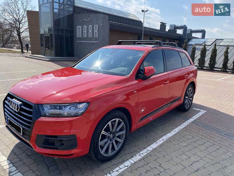 Внедорожник / Кроссовер Audi Q7 2017 в Киеве