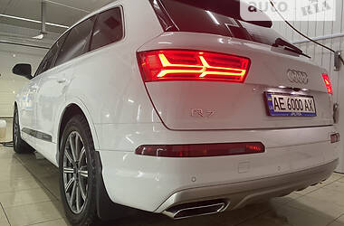 Позашляховик / Кросовер Audi Q7 2015 в Івано-Франківську