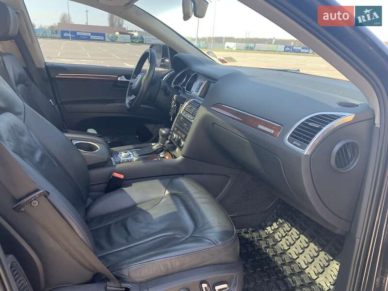 Позашляховик / Кросовер Audi Q7 2011 в Києві