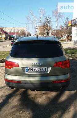 Позашляховик / Кросовер Audi Q7 2007 в 
