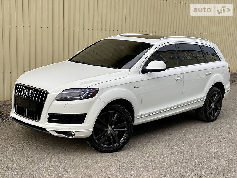 Позашляховик / Кросовер Audi Q7 2013 в 