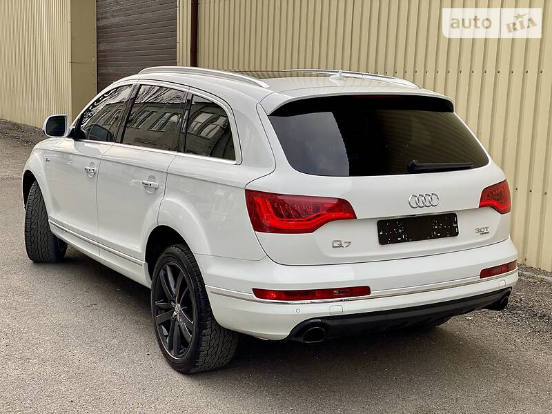 Позашляховик / Кросовер Audi Q7 2013 в Києві