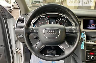 Позашляховик / Кросовер Audi Q7 2013 в 
