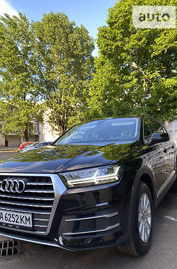 Позашляховик / Кросовер Audi Q7 2016 в Києві