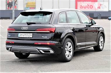 Внедорожник / Кроссовер Audi Q7 2021 в Киеве