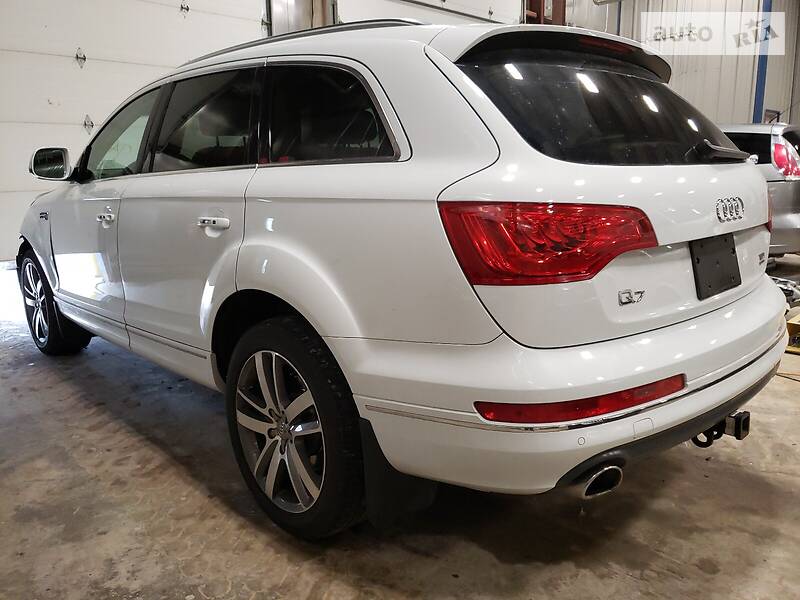 Внедорожник / Кроссовер Audi Q7 2014 в 