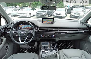Внедорожник / Кроссовер Audi Q7 2016 в 