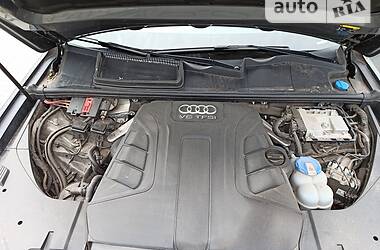 Внедорожник / Кроссовер Audi Q7 2016 в 
