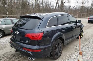 Позашляховик / Кросовер Audi Q7 2011 в 