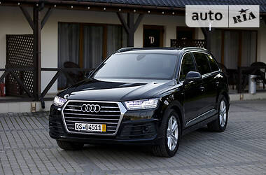 Внедорожник / Кроссовер Audi Q7 2017 в Ровно