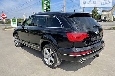 Внедорожник / Кроссовер Audi Q7 2013 в 