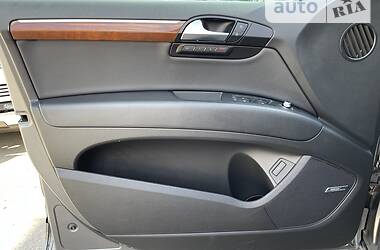 Внедорожник / Кроссовер Audi Q7 2011 в 