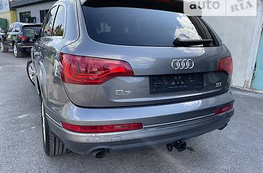 Внедорожник / Кроссовер Audi Q7 2011 в 
