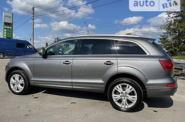 Внедорожник / Кроссовер Audi Q7 2011 в 