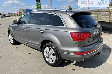 Внедорожник / Кроссовер Audi Q7 2011 в 