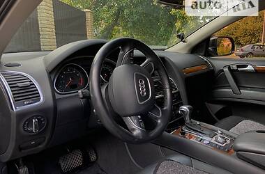 Позашляховик / Кросовер Audi Q7 2015 в Гайсину