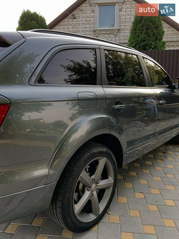Внедорожник / Кроссовер Audi Q7 2015 в Гайсине