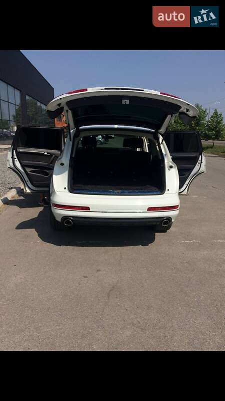 Позашляховик / Кросовер Audi Q7 2015 в Дніпрі