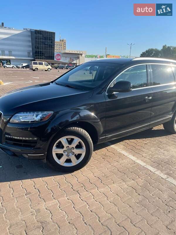 Внедорожник / Кроссовер Audi Q7 2012 в 