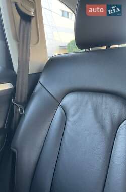 Внедорожник / Кроссовер Audi Q7 2012 в 
