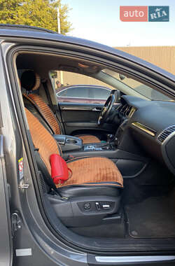 Внедорожник / Кроссовер Audi Q7 2012 в 