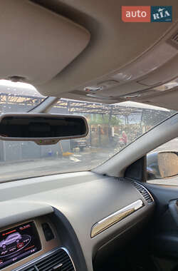 Внедорожник / Кроссовер Audi Q7 2012 в 