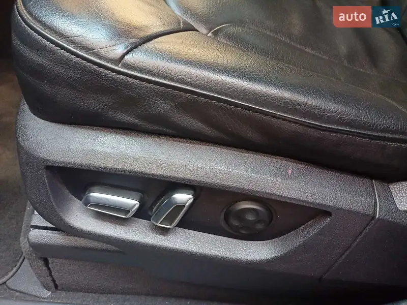 Внедорожник / Кроссовер Audi Q7 2015 в 