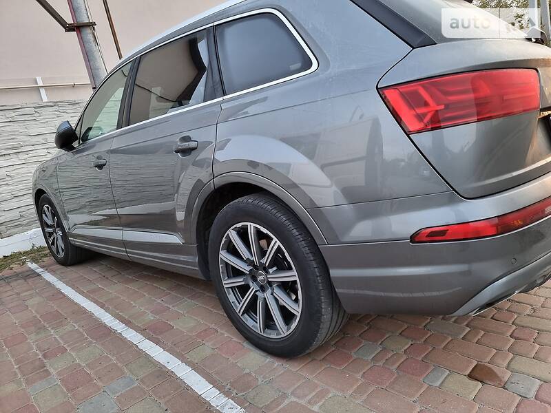 Внедорожник / Кроссовер Audi Q7 2015 в Киеве