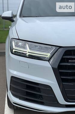 Позашляховик / Кросовер Audi Q7 2017 в Одесі